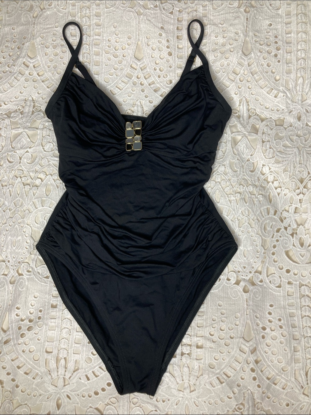 La Blanca Black One-Piece Swimsuit with ruching - Size 8 - Measurements in pics